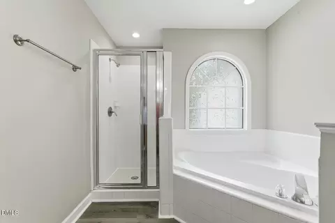 Bath - 808 Siena Dr, Wake Forest, NC 27587 photo 4 of 5