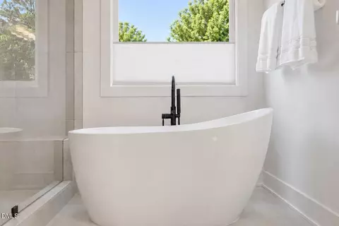 Bath - 509 Colleton Rd, Raleigh, NC 27610 photo 5 of 8