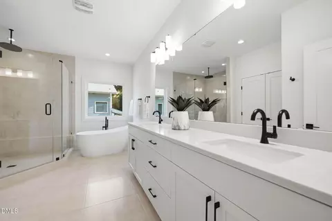 Bath - 509 Colleton Rd, Raleigh, NC 27610 photo 4 of 8