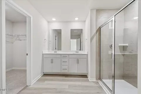 Bath - 1504 Hatteras Rd, Durham, NC 27703 photo 3 of 4
