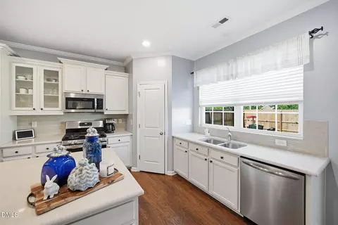 Kitchen - 636 Hiddenbrook Dr, Durham, NC 27703 photo 2 of 4