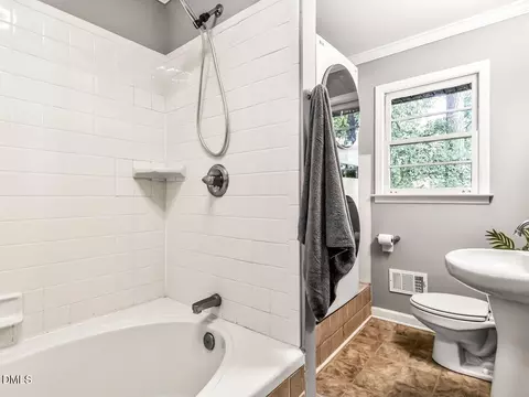 Bath - 1102 Park Ave, Garner, NC 27529 photo 3 of 4