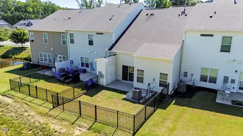 629 Barneswyck Dr, Fuquay Varina, NC 27526