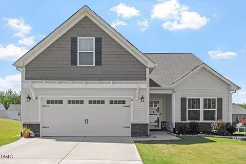 811 Bent Willow Dr, Clayton, NC 27527