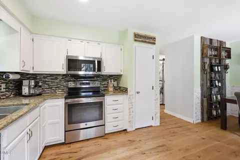 Kitchen - 224 Rosehaven Dr, Raleigh, NC 27609 photo 1 of 4