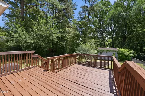 Exterior - 224 Rosehaven Dr, Raleigh, NC 27609 photo 6 of 11