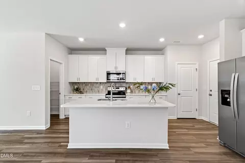 205 Joneshaven Dr, Fuquay Varina, NC 27526