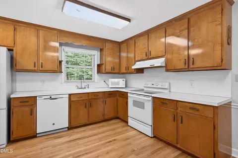 Kitchen - 18 Dubarry Ct, Durham, NC 27705 photo 4 of 6