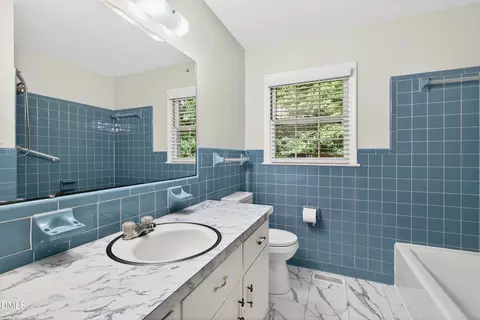 Bath - 18 Dubarry Ct, Durham, NC 27705 photo 3 of 6