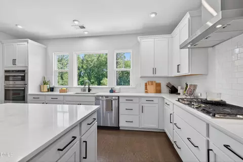 Kitchen - 1063 Danvers Loop, Apex, NC 27523 photo 3 of 8