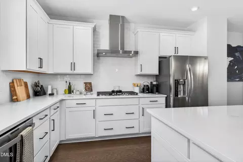 Kitchen - 1063 Danvers Loop, Apex, NC 27523 photo 6 of 8