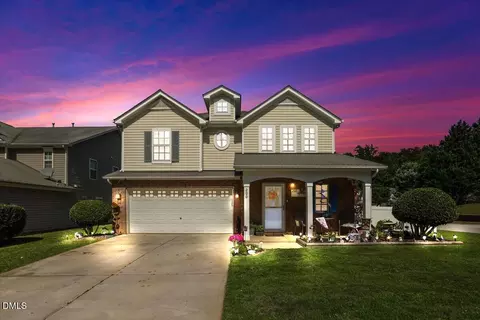 200 Georgetowne Dr, Clayton, NC 27520