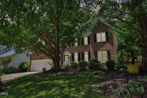 504 Kingswood Dr, Cary, NC 27513