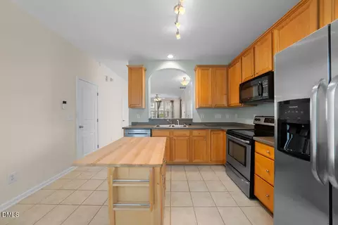 Kitchen - 7831 Silverthread Ln, Raleigh, NC 27617 photo 2 of 4