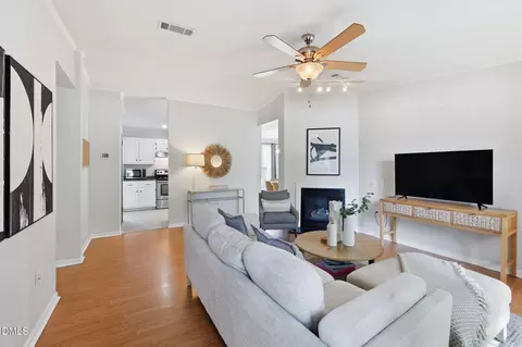8 Byerly Ct, Durham, NC 27713