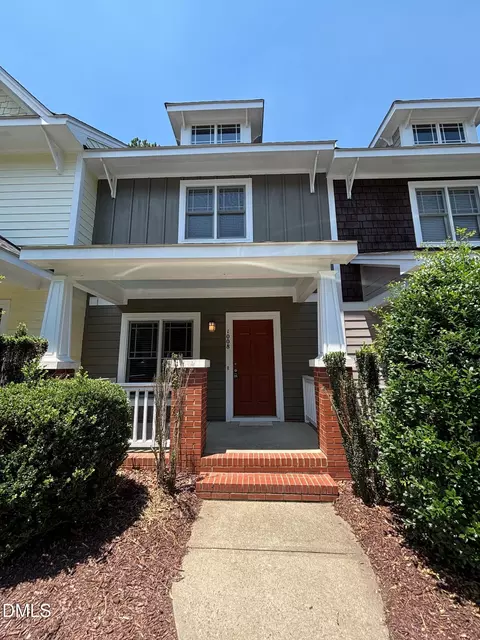 1008 Mica Lamp Ct, Apex, NC 27502