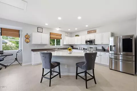 5702 Orchard Beach Ln, Raleigh, NC 27616