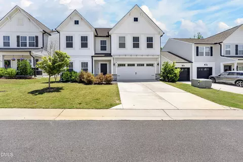 114 Curling Creek Dr, Clayton, NC 27527