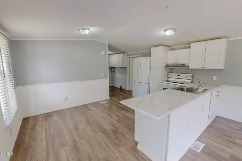 32 Everett Ave, Roxboro, NC 27574 photo 3