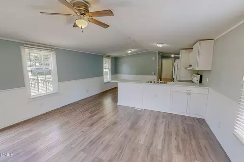 32 Everett Ave, Roxboro, NC 27574 photo 2