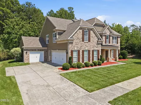 102 Alliance Cir, Cary, NC 27519