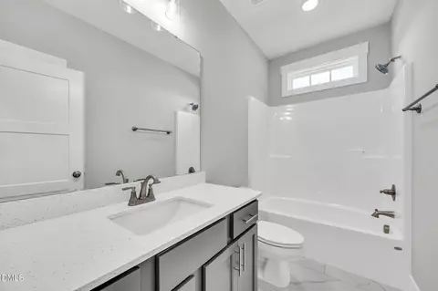 Bath - 98 Freedom Ridge Dr, Smithfield, NC 27577 photo 3 of 4