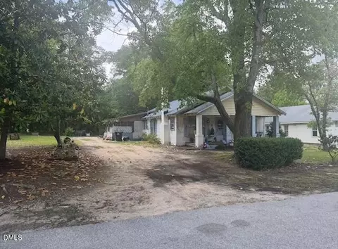 808 S 12th St, Lillington, NC 27546