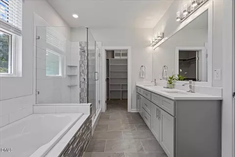 Bath - 2101 Cheek Rd, Durham, NC 27704 photo 3 of 7