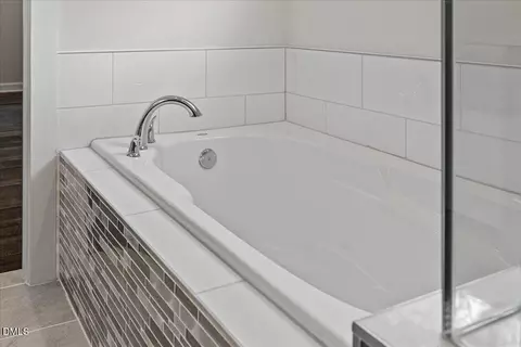 Bath - 2101 Cheek Rd, Durham, NC 27704 photo 5 of 7