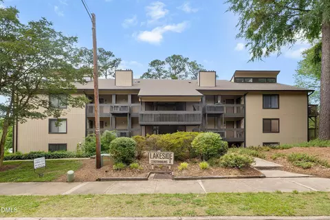3003 Huntleigh Dr, Raleigh, NC 27604