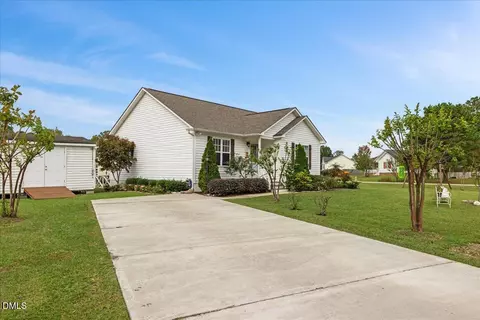 100 Stoney Creek Cir, Smithfield, NC 27577