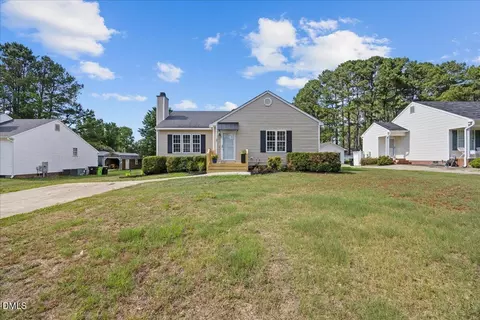 35 E Boxley Dr, Wendell, NC 27591