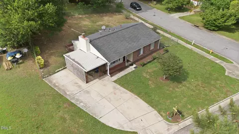 3909 Old Creek Ct, Raleigh, NC 27604