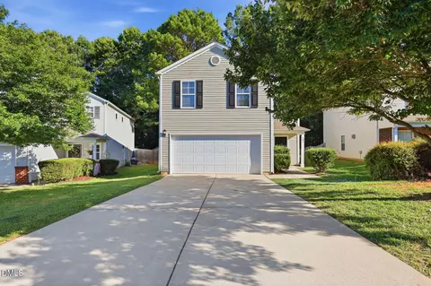 67 Valleyfield Dr, Clayton, NC 27527