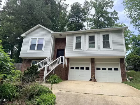 205 Wyatts Pond Ln, Cary, NC 27513