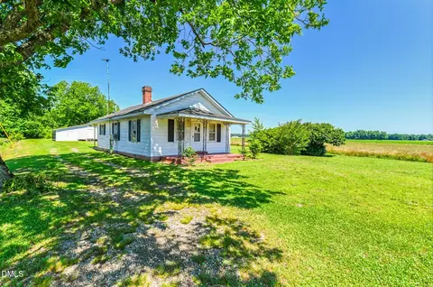 986 S Jordans Chapel Rd, Mount Olive, NC 28365