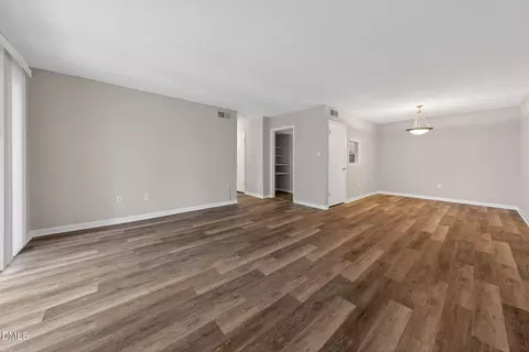 500 Umstead Dr UNIT 303E, Chapel Hill, NC 27516