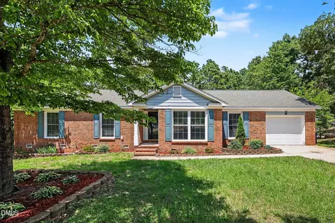 5236 Flat Rock Dr, Fayetteville, NC 28311