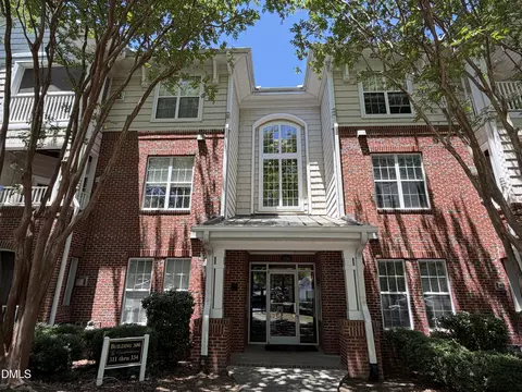 312 Providence Glen Dr, Chapel Hill, NC 27514