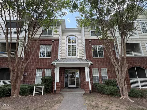 312 Providence Glen Dr, Chapel Hill, NC 27514