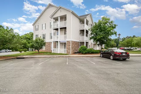 3009 Winston Dr #90, Burlington, NC 27215