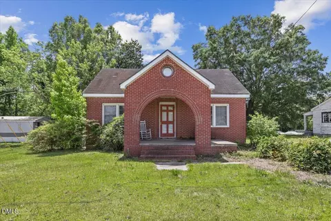 2213 Hunter Hill Rd, Rocky Mount, NC 27804