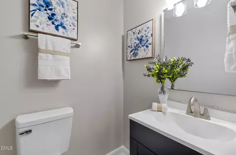 Bath - 210 E Crestview Dr, Smithfield, NC 27577 photo 2 of 2