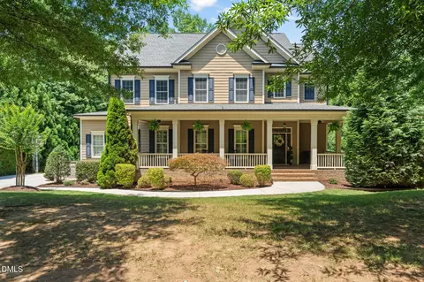 525 Chrismill Ln, Holly Springs, NC 27540