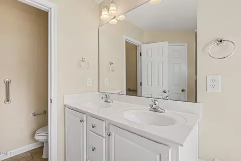 Bath - 39 Buckhaven Dr, Willow Spring, NC 27592 photo 4 of 4