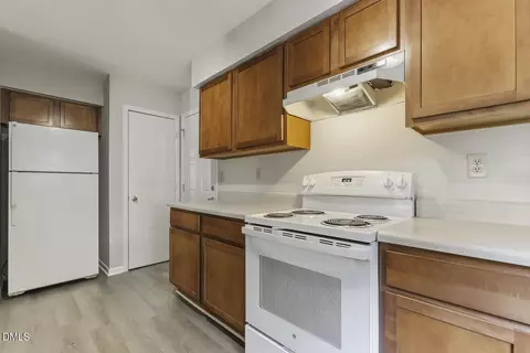 Kitchen - 105 107 Chevis Dr, Cary, NC 27513 photo 6 of 6