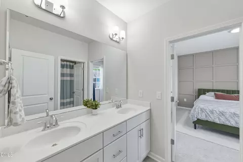 Bath - 7167 Crested Iris Pl, Durham, NC 27703 photo 4 of 6