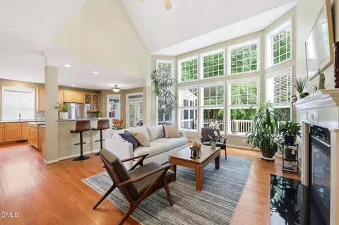 108 Mintawood Ct, Cary, NC 27519