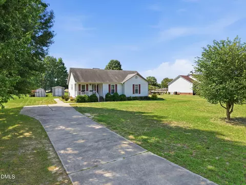 Exterior - 15 Loop Rd, Archer Lodge, NC 27527 photo 5 of 9