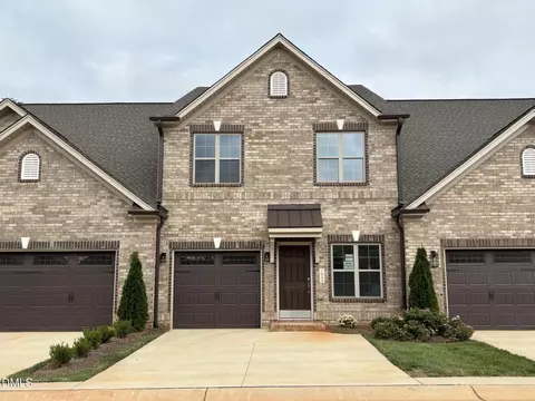 1044 Beechcraft Dr, Mebane, NC 27302